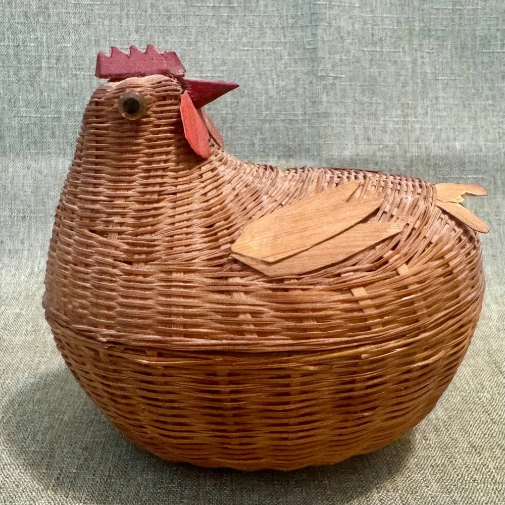 VTG Wicker Hen on Nest Basket Chicken Lidded Cottagecore Farmhouse Storage Box